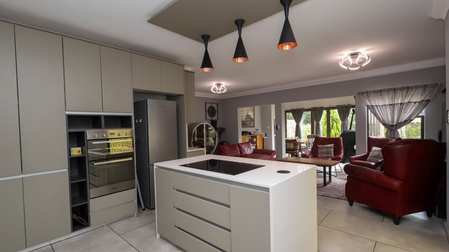 3 Bedroom Property for Sale in The Coves North West